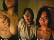Sexy Desi Girl Shows Her Boobs
