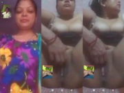 Sexy Desi Wife Shows Nude Body and Fingering