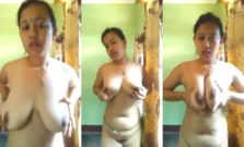 Desi Bhabhi Shows her sexy Body