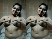 Desi Girl Play With Her Boobs